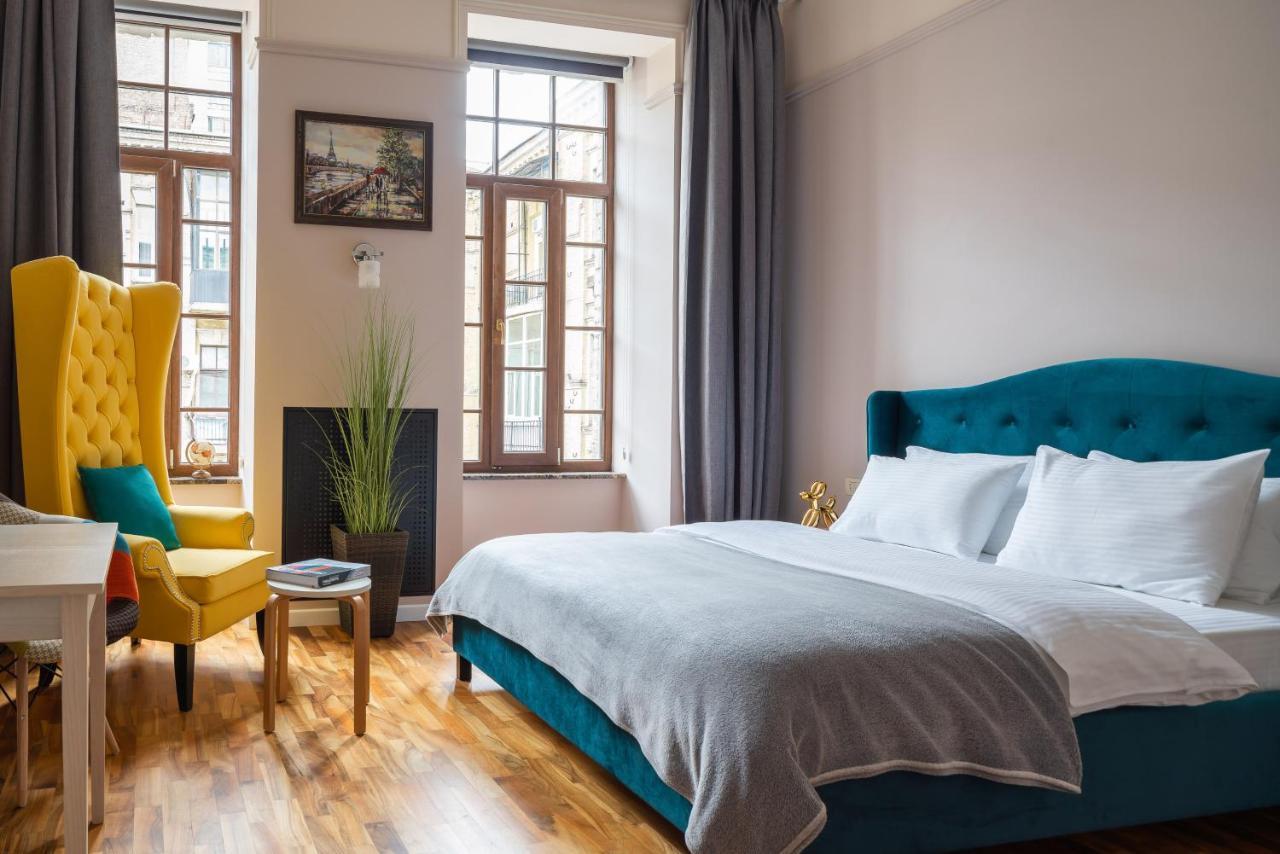 Theatre Boutique Apartments Kiev Bagian luar foto